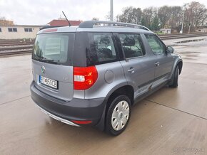 Predám Škoda Yeti 2.0 TDI Ambiente 81Kw M5 5d - 3