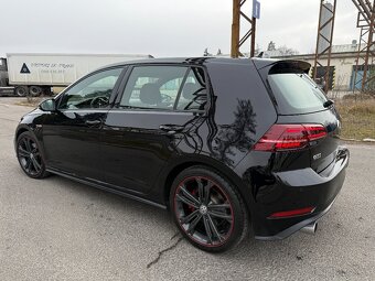 Volkswagen Golf GTI 7,5 Facelift 2.0 TSI Manuál - 3