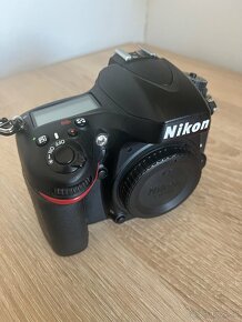 Nikon D610 + grip, Samyang AF14/2,8 F, - 3