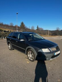 Škoda Octavia Combi 2.0 TDI 4x4 Scout - 3