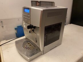 Plne funkčný automatický kávovar Delonghi  Magnifica - 3