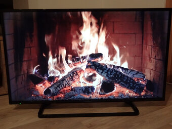 Predám Smart LED TV Panasonic VIERA TX-39AS500E - 3