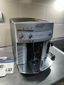 Kávovar DeLonghi Magnifica - 3