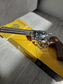 Replika colt revolver - 3