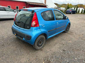 Peugeot 107 1,0i 50KW 1KR prodám náhradní díly - 3