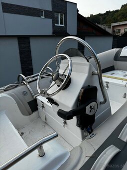 Motorový čln RIB 360 - 3