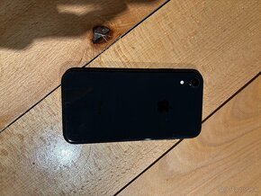 Apple iPhone XR - 64GB - 3