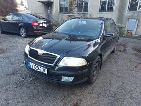 Predam skoda octavia 1.6 benzin. Sedan - 3