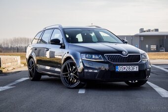 Škoda Octavia Combi 2.0 TDI RS DSG - 3