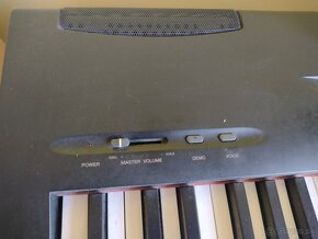 Yamaha P60 - 3