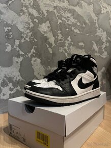 Jordan 1 Black & White - 3