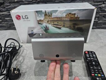 LG PH450UG Ultra Short Throw projektor - 3