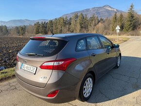 Hyundai i30 1.6crdi 94 kw - 3