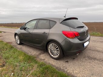 OPEL ASTRA J 2011 - 3