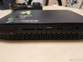 Mini PC Intel NUC Kit 8i7HNK2 - 3