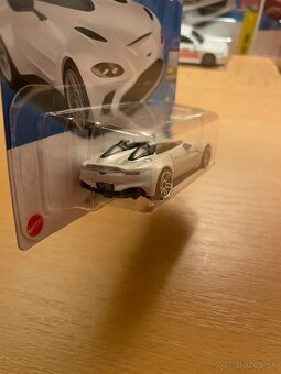 HotWheels Aston Martin V12 Speedster - 3