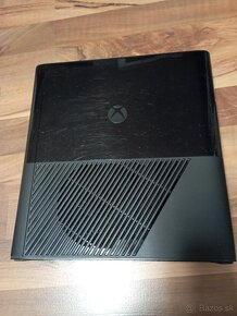 XBOX 360 E 4GB - 3