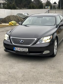 Lexus LS600h long - 3