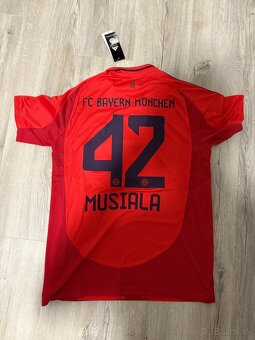 dres Bayern Munchen-Musiala - 3