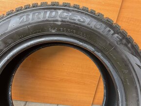 Predám 2x pneu  215 60 R16 Bridgestone ZIMNÉ - 3