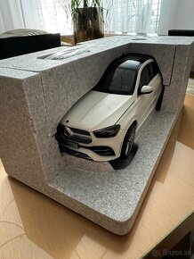 Mercedes benz GLE Coupé 1:18 - 3