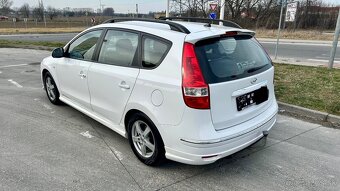 Hyundai i30 cw 1.6 crdi 85kw VGT - 3