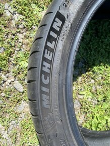 Predám pneumatiku 235/45 ZR19 - 3