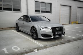 Audi S8 Plus - 3