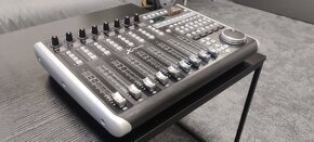 Behringer X-Touch - 3