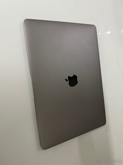 MacBook Air 13" 2019 - 3