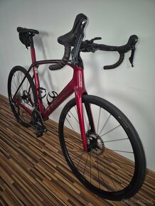 Predám Trek domane Sl6 veľ. 58,crimson/black - 3