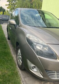 Renault Grand Scenic 2010 7miestový - 3