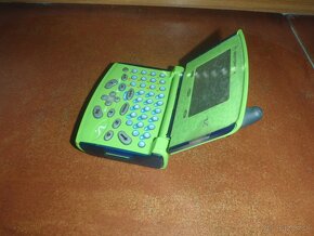 RARITA Motorola V100 ještě s ochrannou fólií TOP Stav - 3