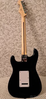 Fender Squier Stratocaster - 3