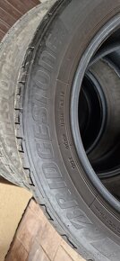 Predám 215/60 r17 letné - 3