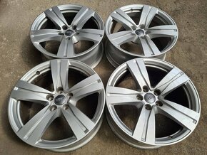 5x112 r18 ET25 x 8J elektróny originál AUDI - 3