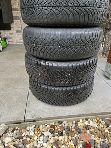 Predám 185/60 r15 zimné pneu na diskoch - 3