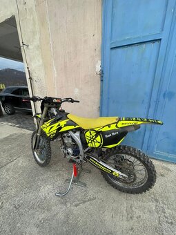 Yamaha YZF 250 - 3