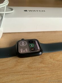 PREDÁM APPLE WATCH SE 2022 44mm (2nd gen) ALUMINIUM - 3