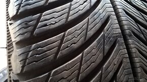 2 ks ZIMNÉ 245/45 r18 100V XL MICHELIN dezé cca 6 mm r. 2019 - 3