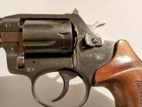 Revolver 4"Alfa Holek kal.22lr.model241. - 3