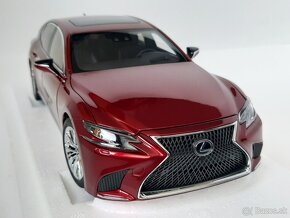 1:18 - Lexus LS 500h (2018) - AUTOart - 1:18 - 3