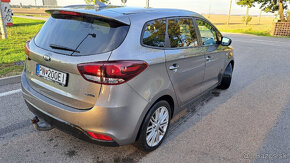 KIA Carens 1.7 CRDi NAVI 7 Miest - 3