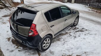 Dacia sandero 2009 - 3