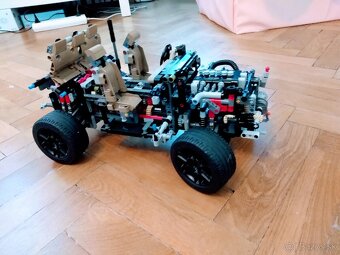 Originálne LEGO Technic 42110 Land Rover Defender - 3