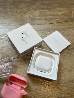 Apple AirPods 4 s aktívnym potlačením hluku - 3