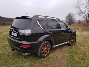 Mitsubishi Outlander - 3