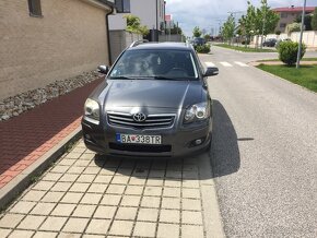 Predám Toyotu Avensis Combi 2,2 D-CAT - 3