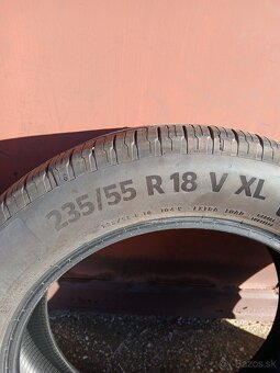 pneu 235/55 R18 - 3