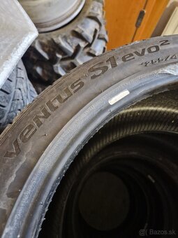 Hankook 255/40 R19 - 3